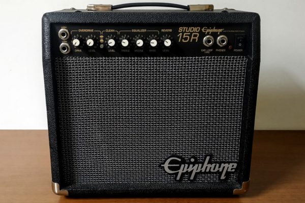Amplificador de Guitarra Epiphone Studio 15R