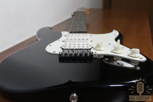 Guitarra Squier California HSS Preta