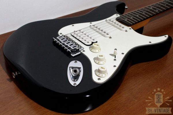 Guitarra Squier California HSS Preta