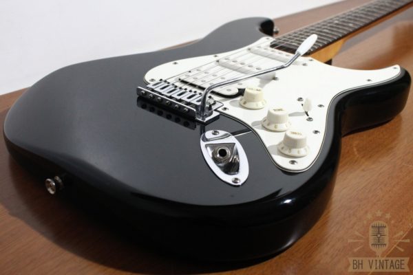 Guitarra Squier California HSS Preta