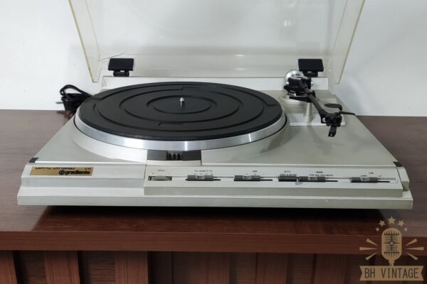 Toca disco Gradiente D-35